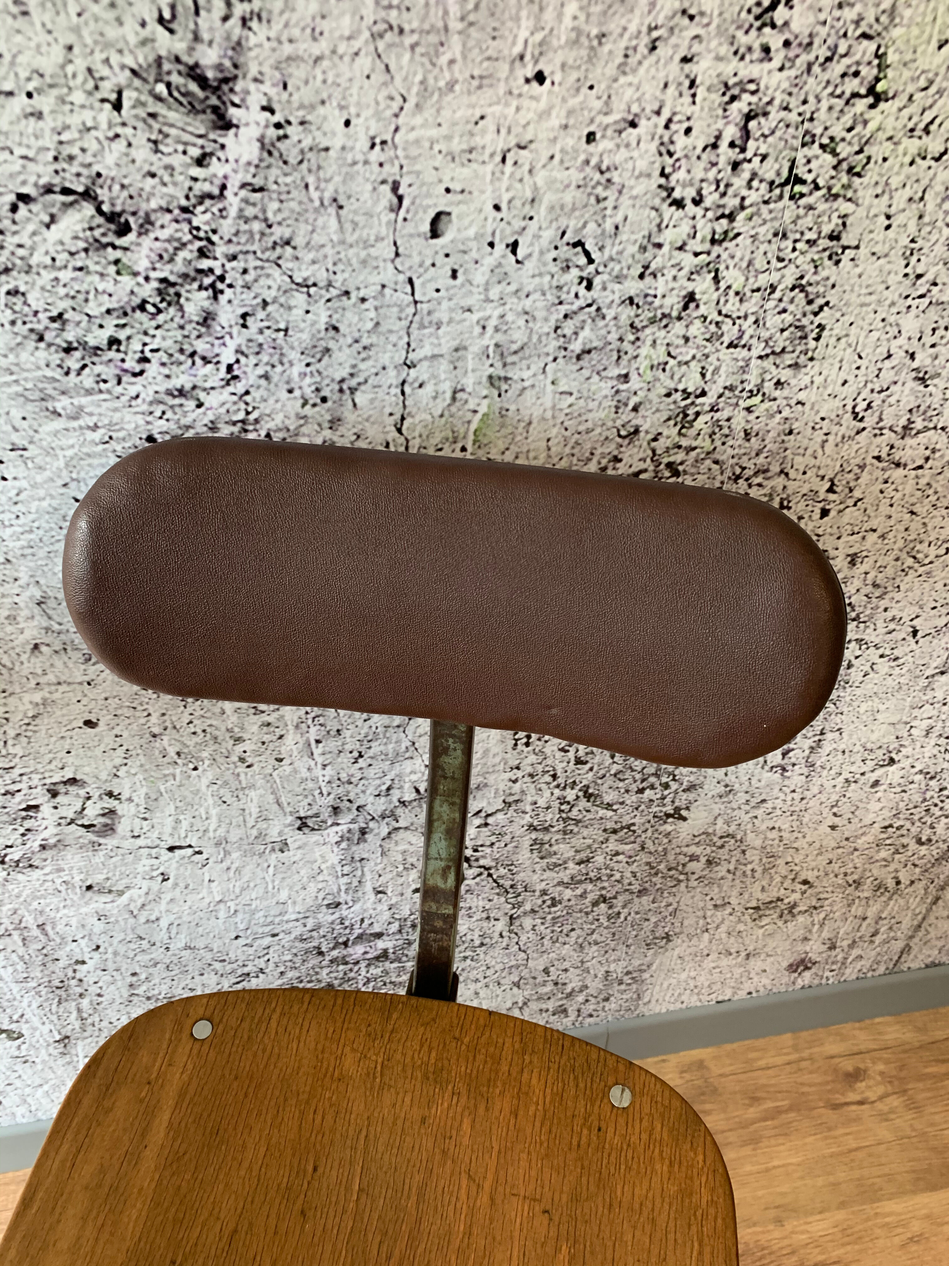 Biénaise industrial chairs