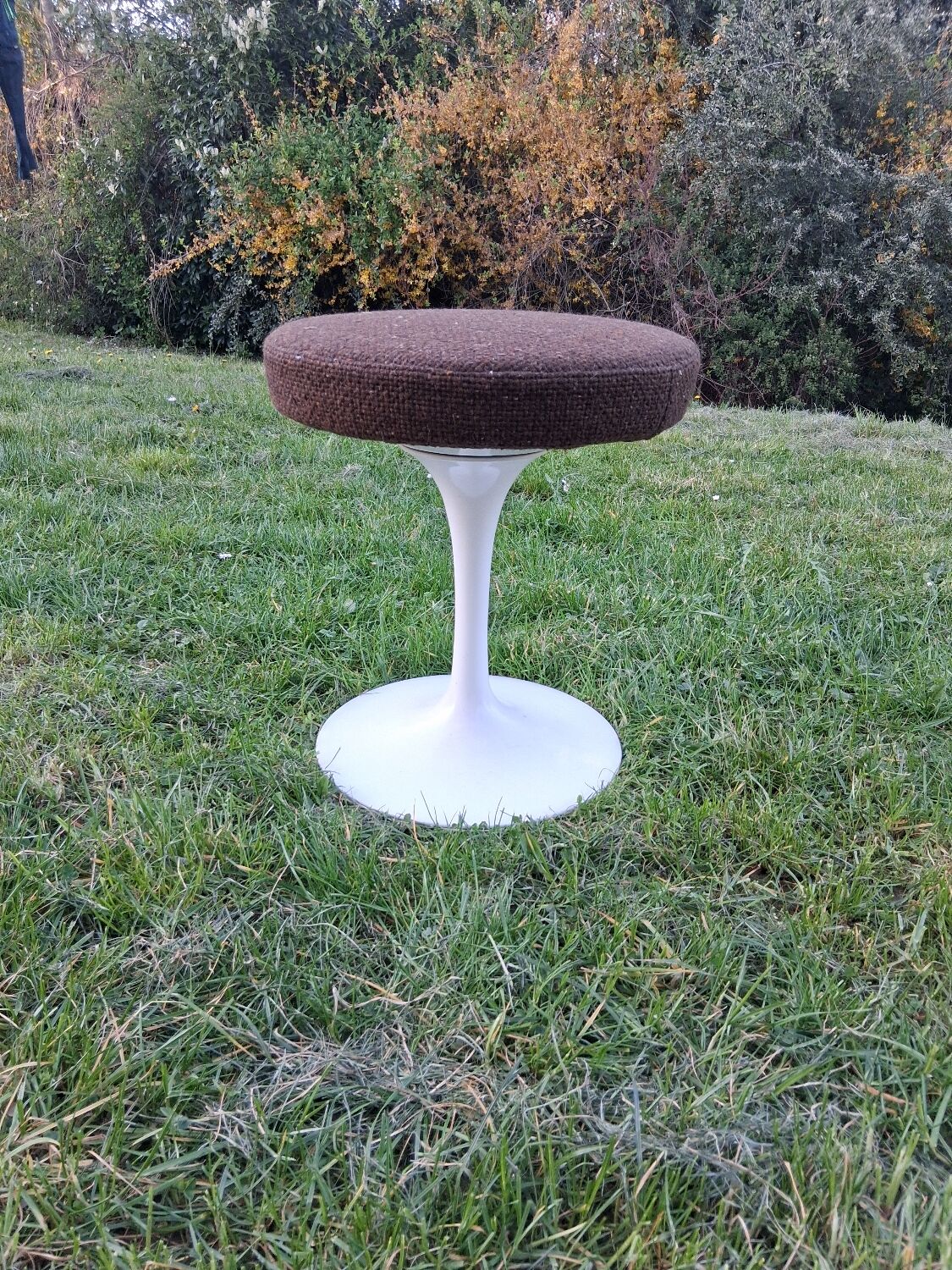Knoll stool