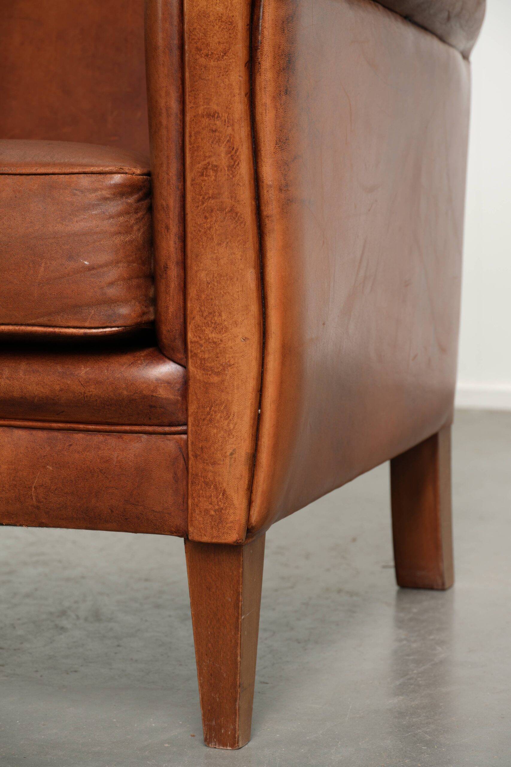Timeless sheepskin armchair with beautiful colours and a good design