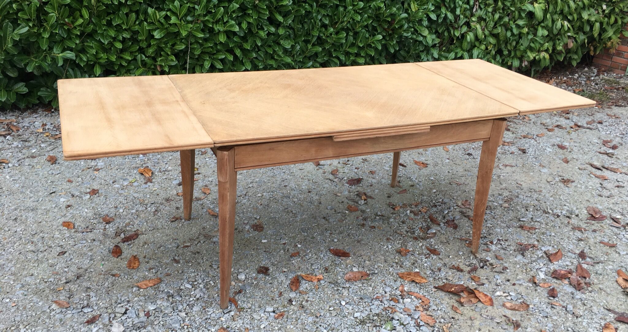Table de salle à manger vintage pieds compas