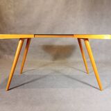 Table basse Jiri Jiroutek par Cesky Nabytok