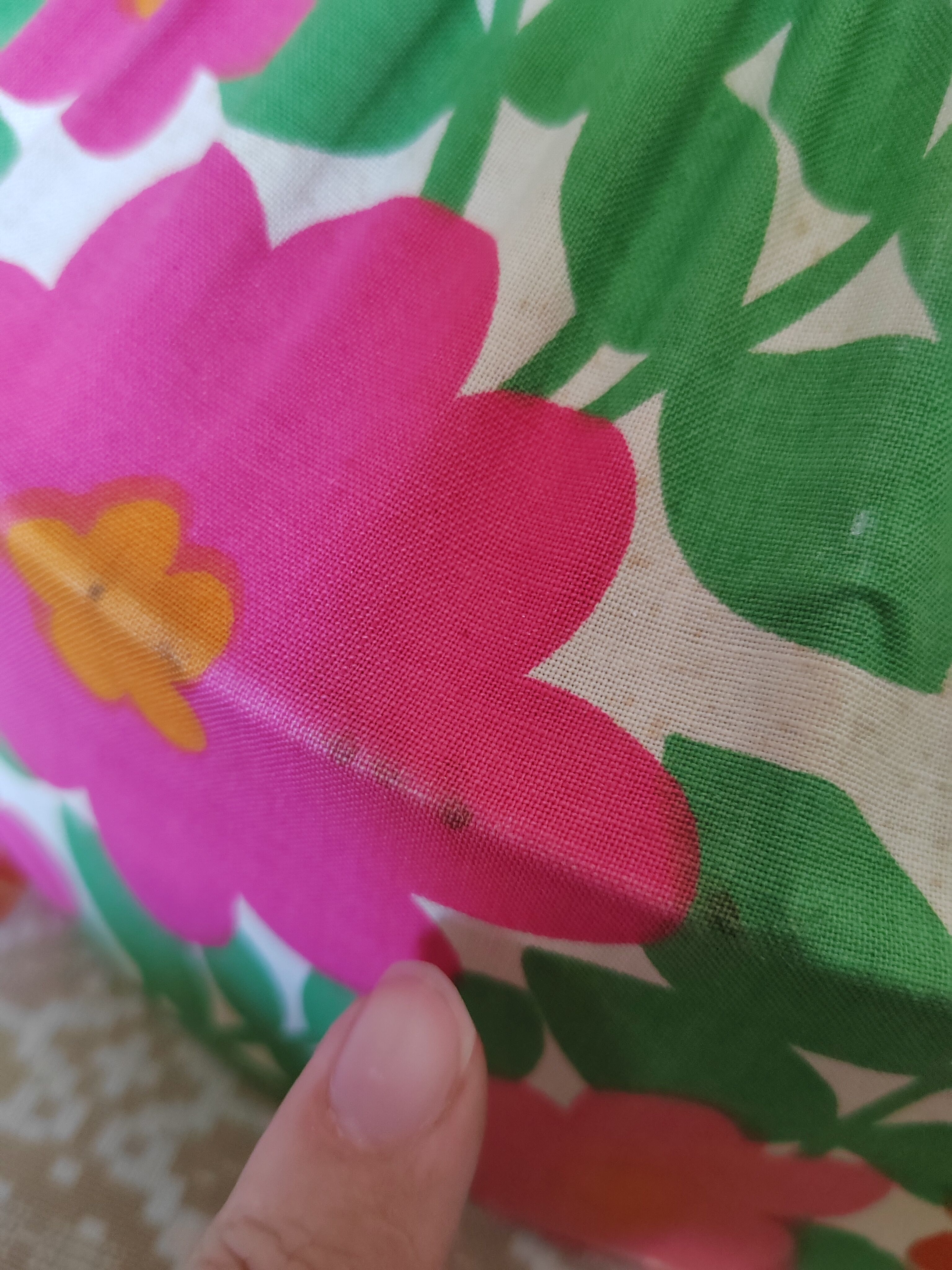 Suspension "kitch" in floral fabric