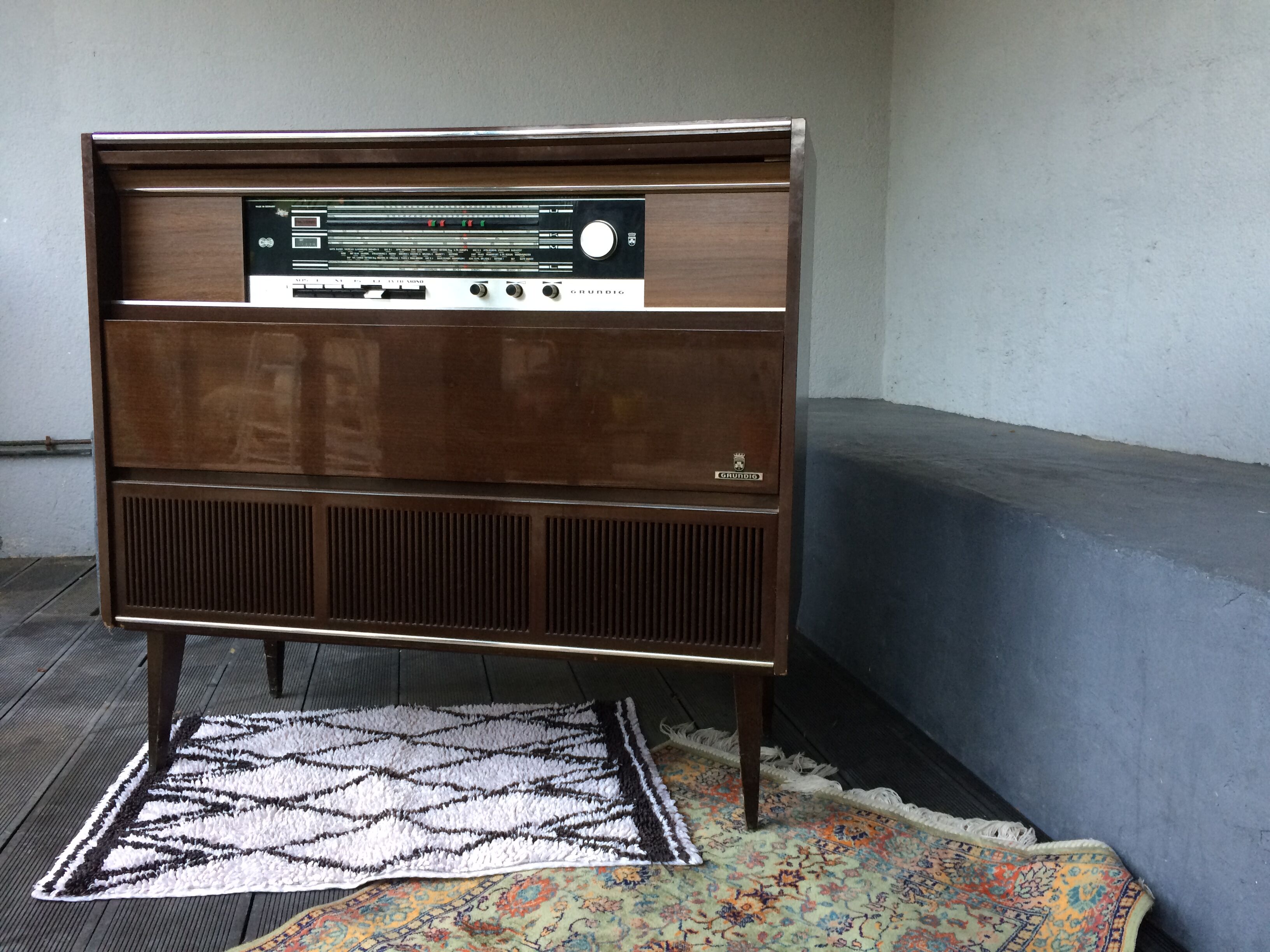 Meuble radio Grundig KS 717