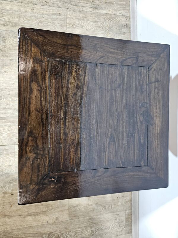 Table basse chinoise du 19ème siècle de la dynastie Qing dans le style Ming.