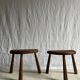 Tabourets de traite brutalistes