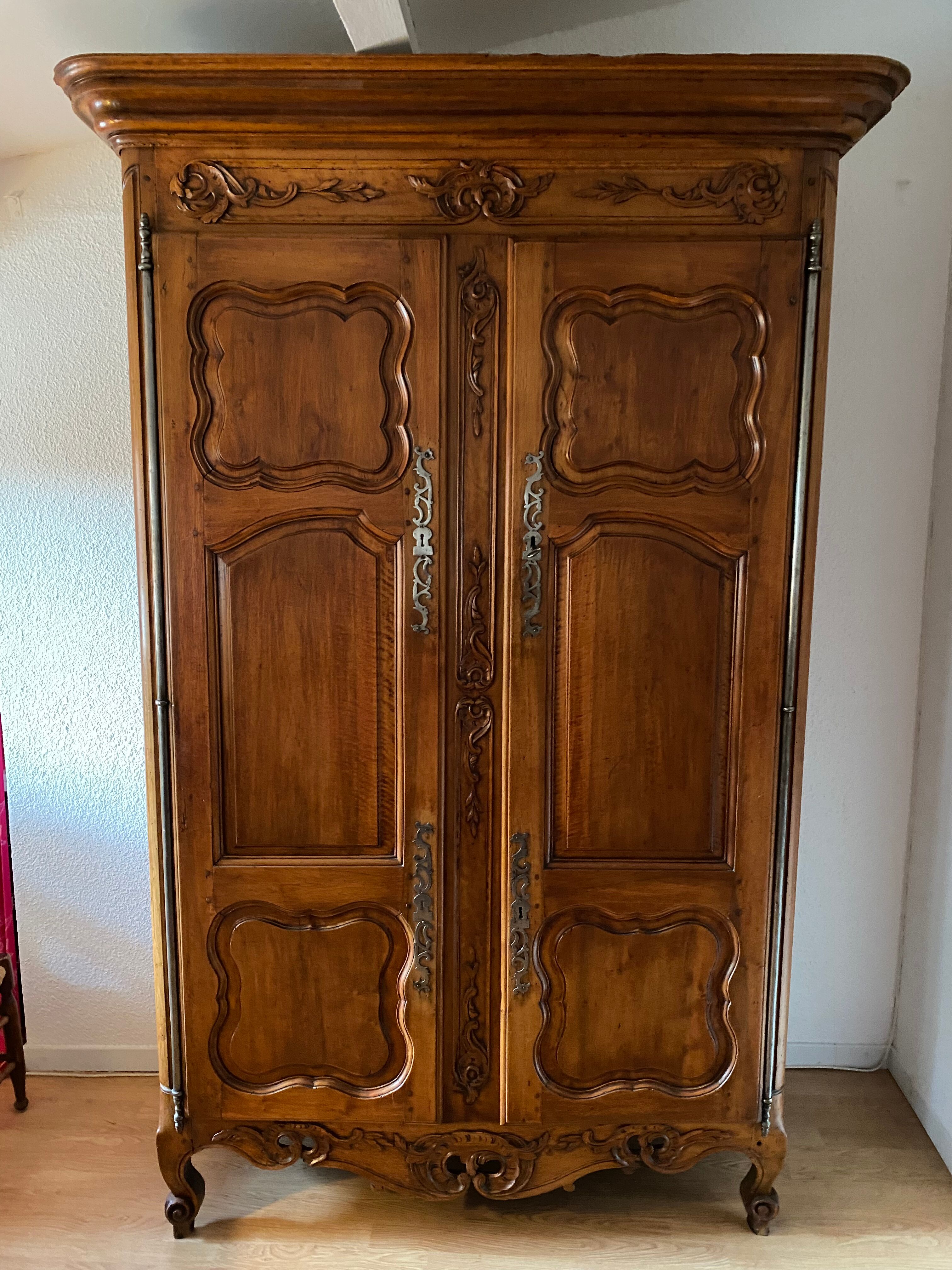 Cabinet Louis XV walnut 19th