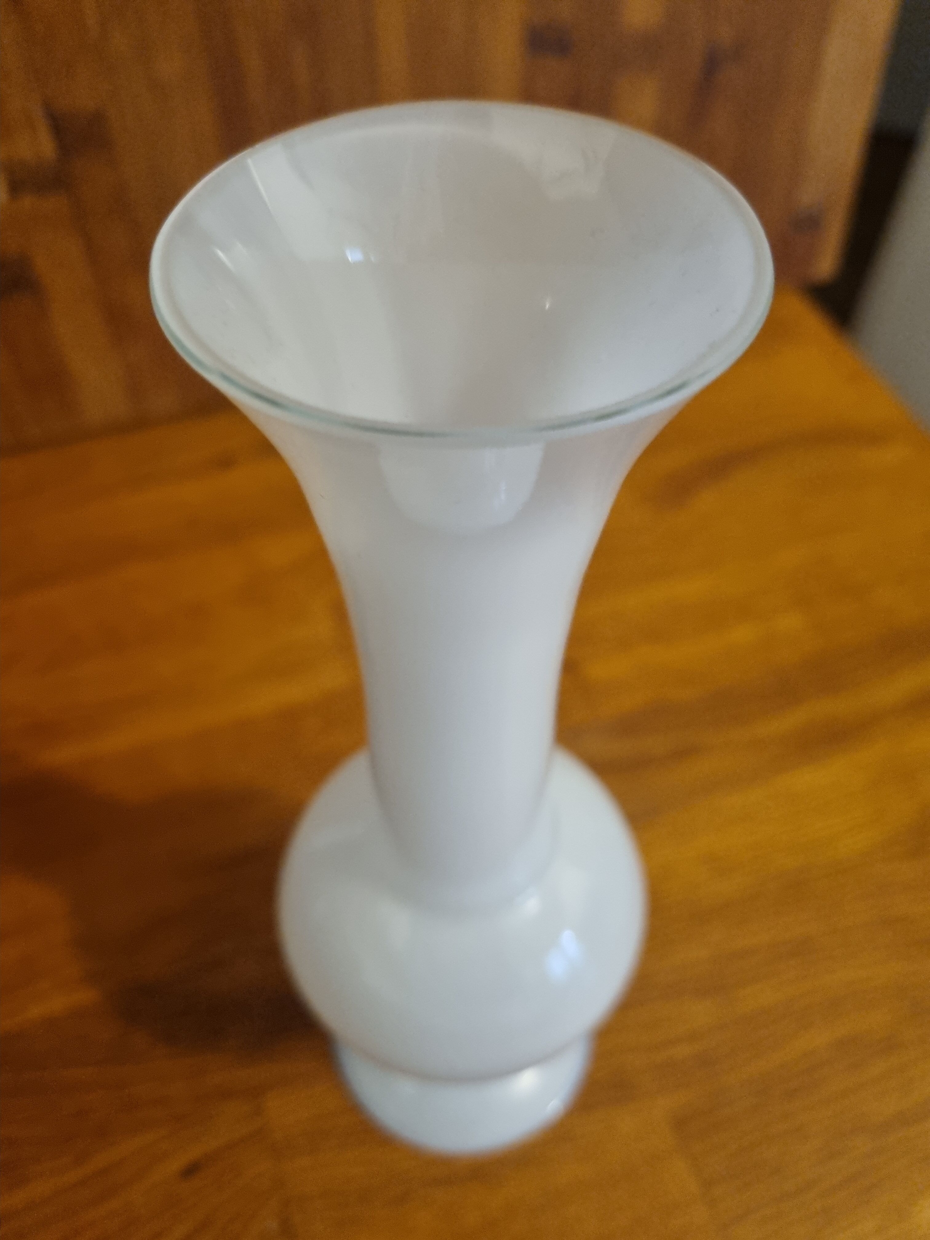 Vase vintage en opaline blanche 23 cm