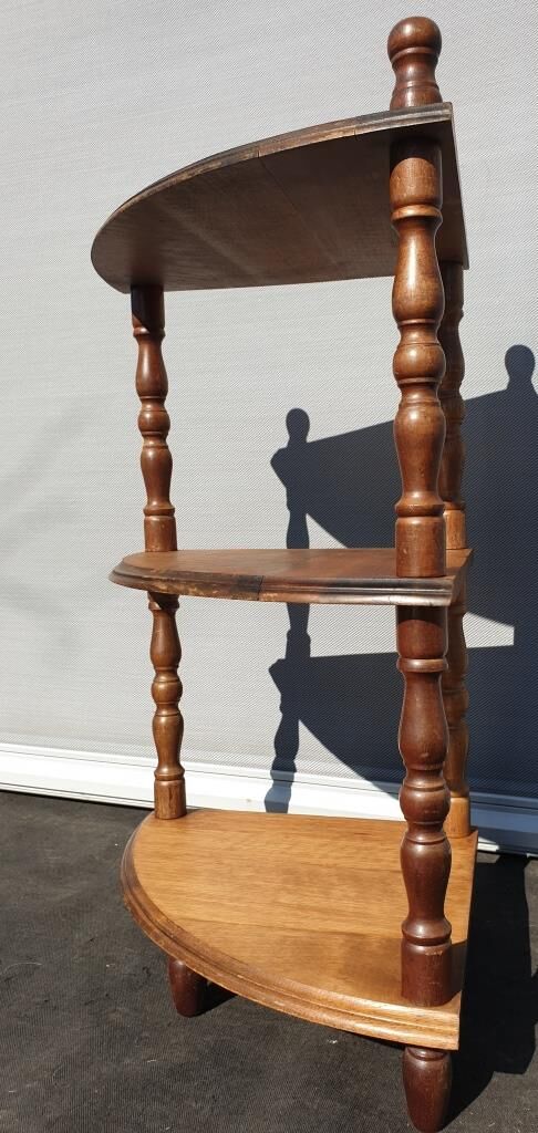 Corner display 3 corner shelves in Walnut