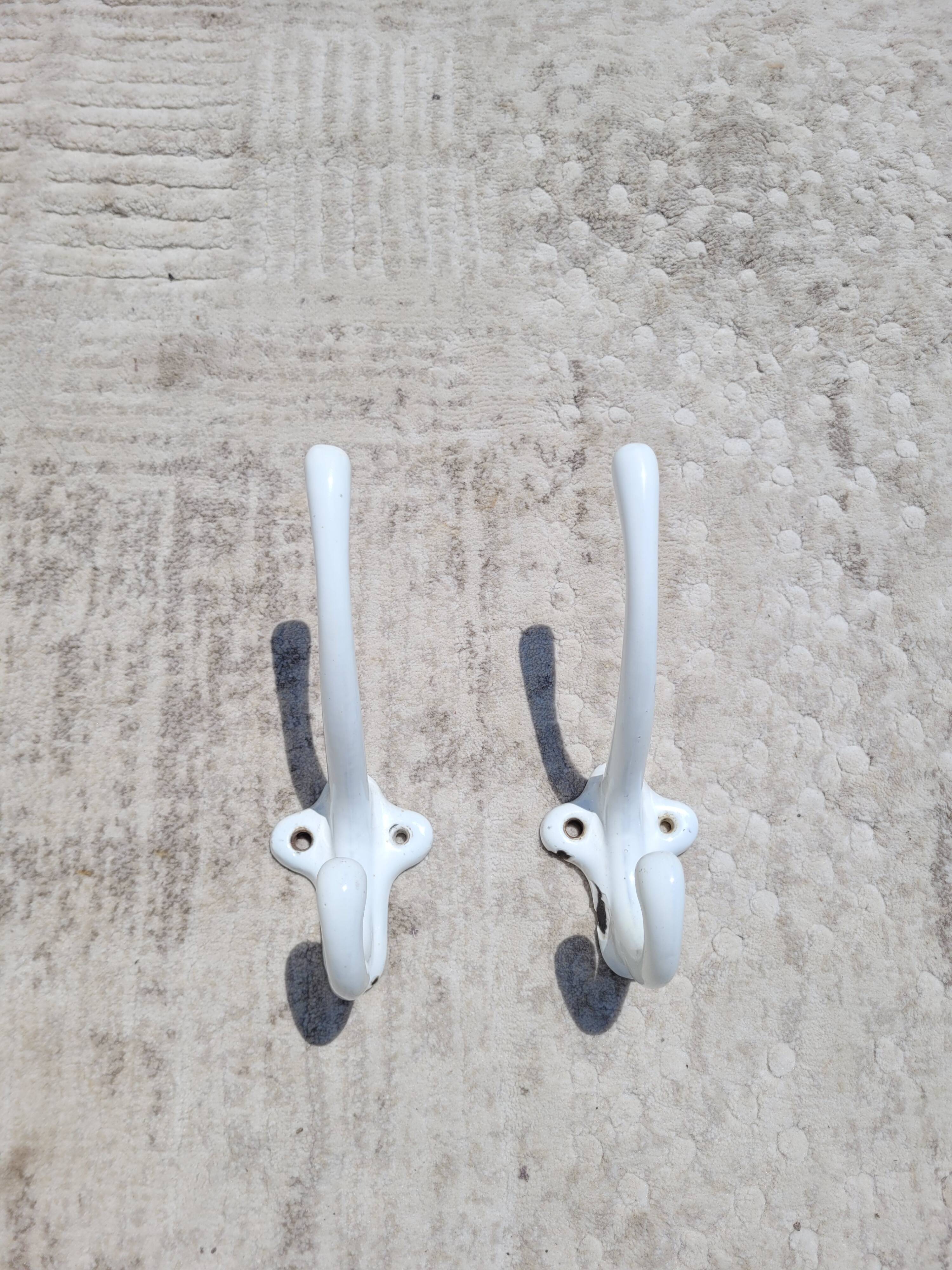 Pair of double coat hooks in enameled cast iron