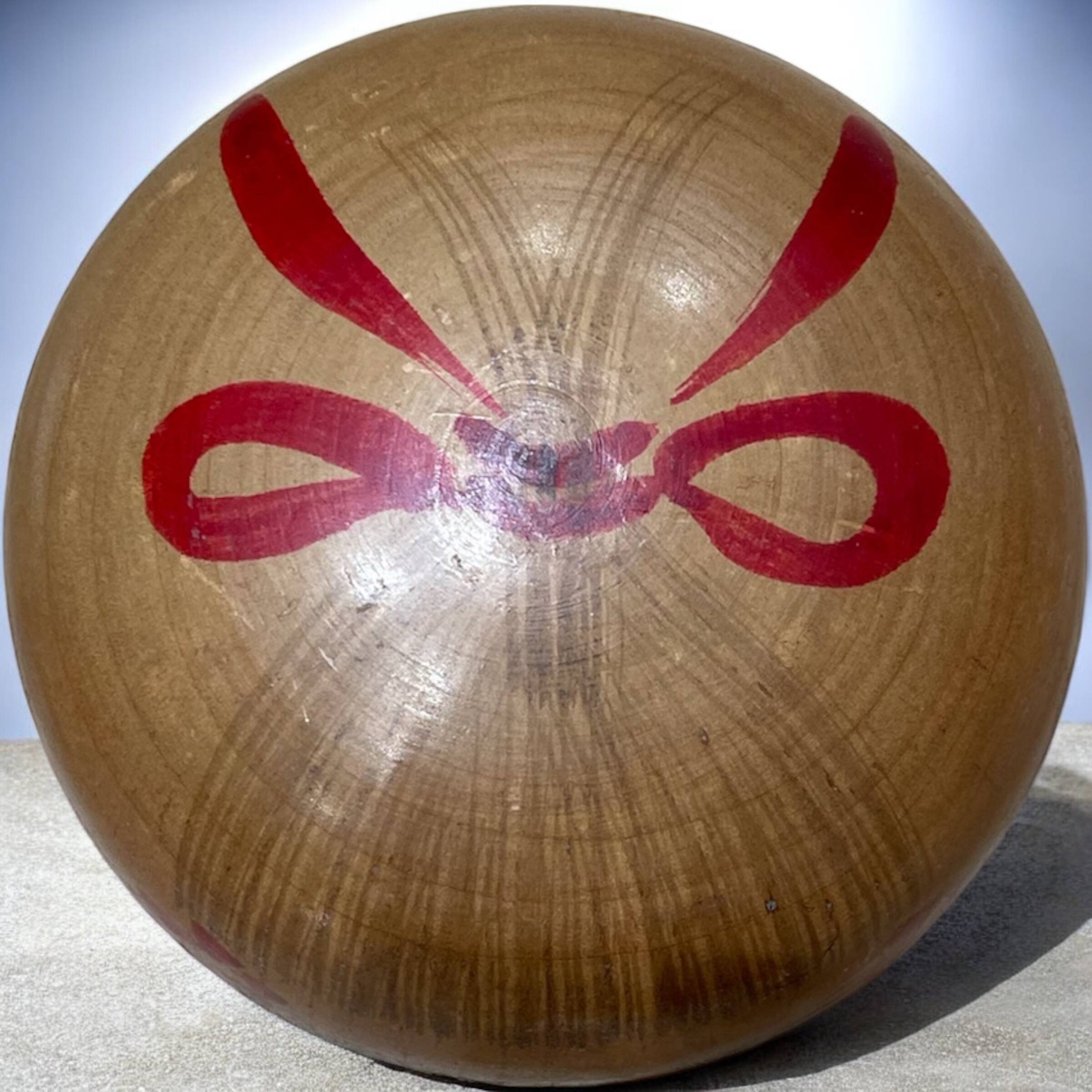 Rare creative kokeshi doll by master Uzuki Hakuhou.