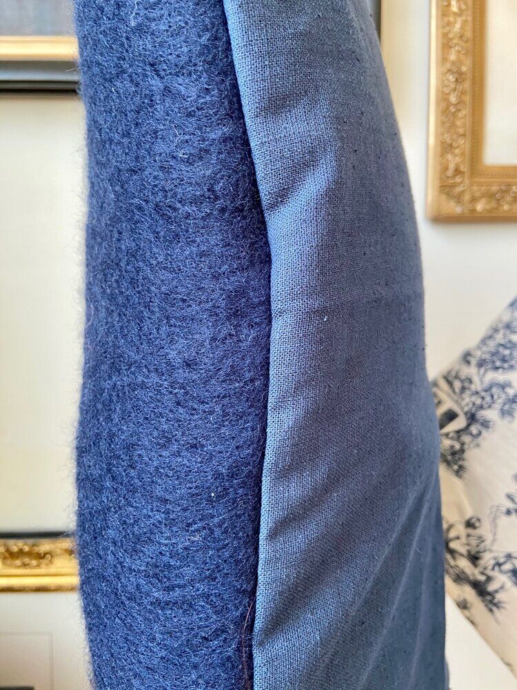 Linen cushion and boiled wool 40 cm