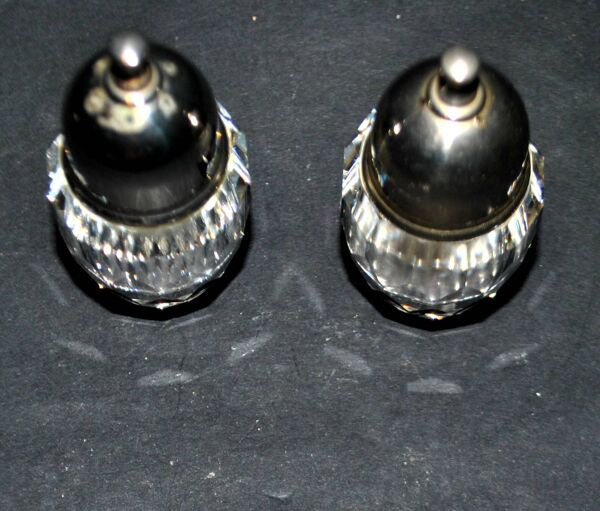 Lot de 2 salières anciennes en cristal taillé de Swarovski signées