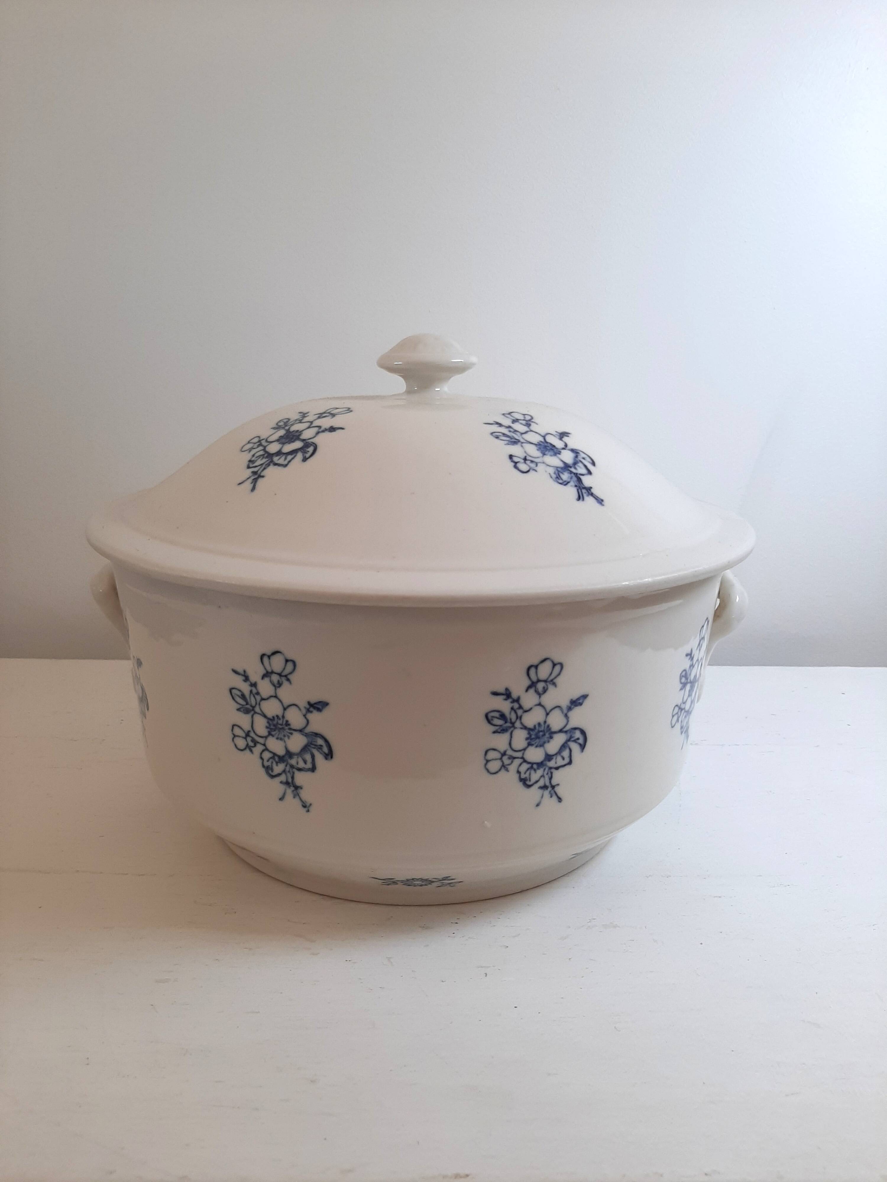 Large soup tureen in Saint Uze earthenware with blue flowers.