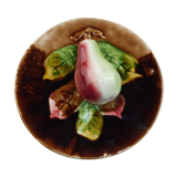 Ancienne assiette en barbotine, poire en relief