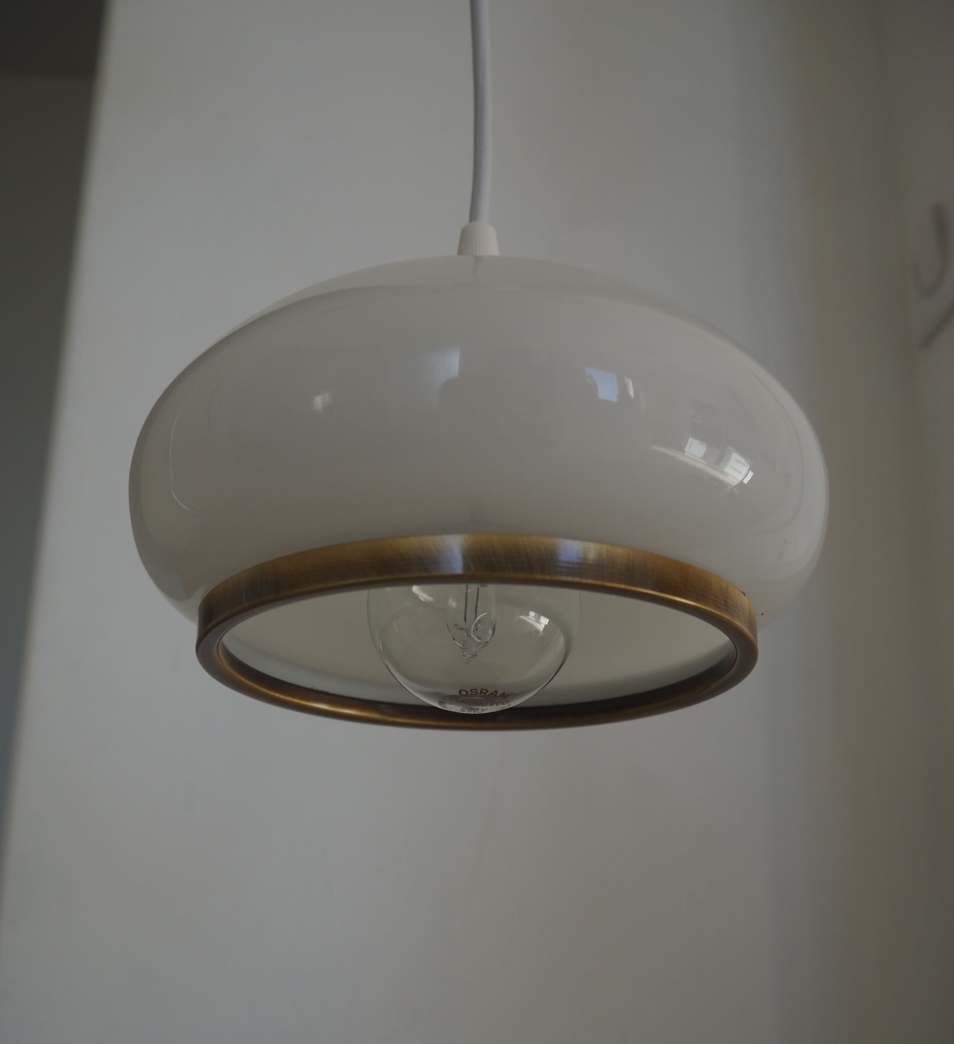 White opaline suspension and aged brass rim