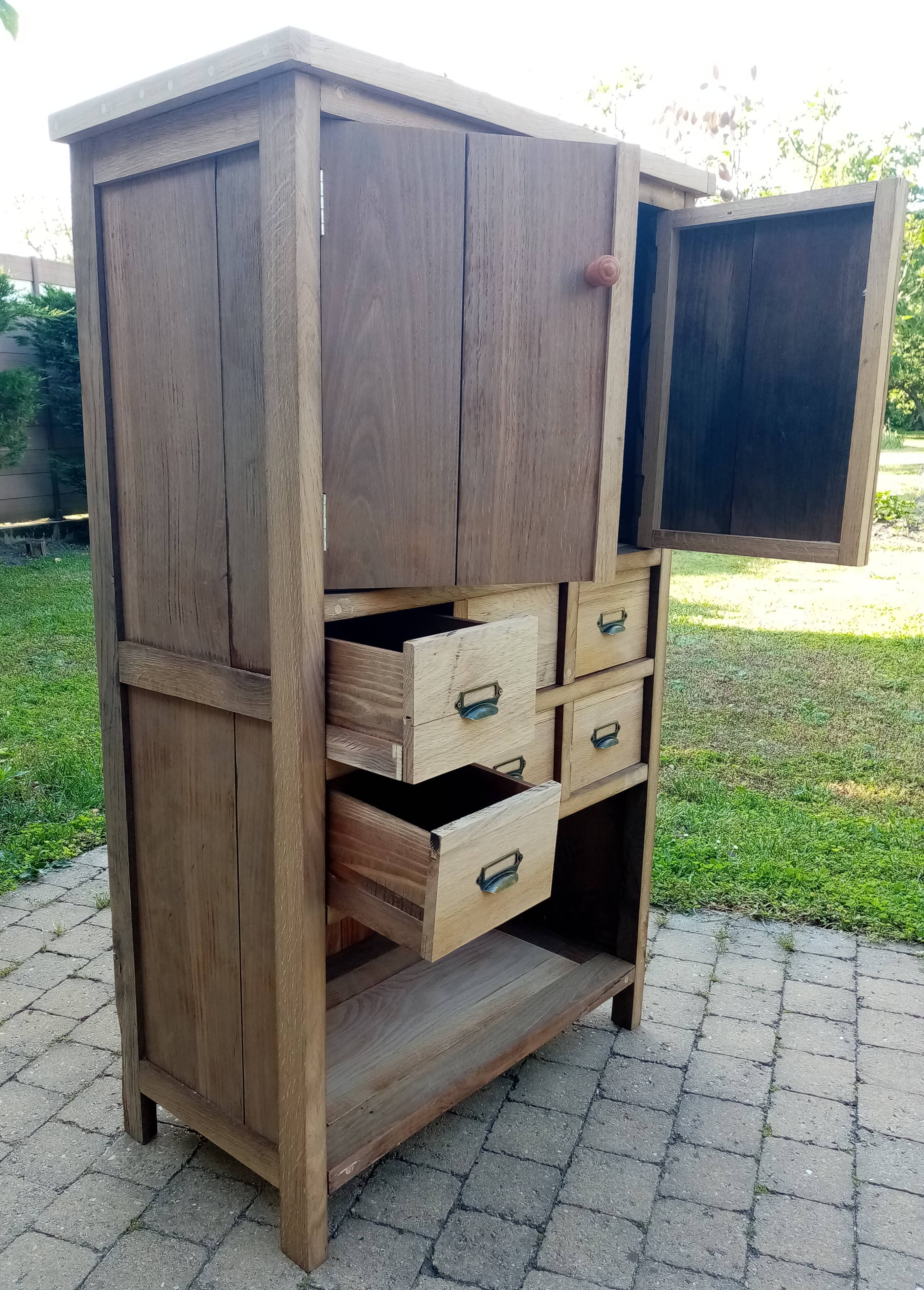 Storage cabinet
