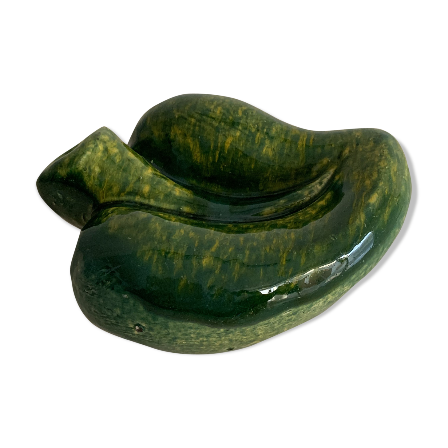 Green ceramic leaf ashtray