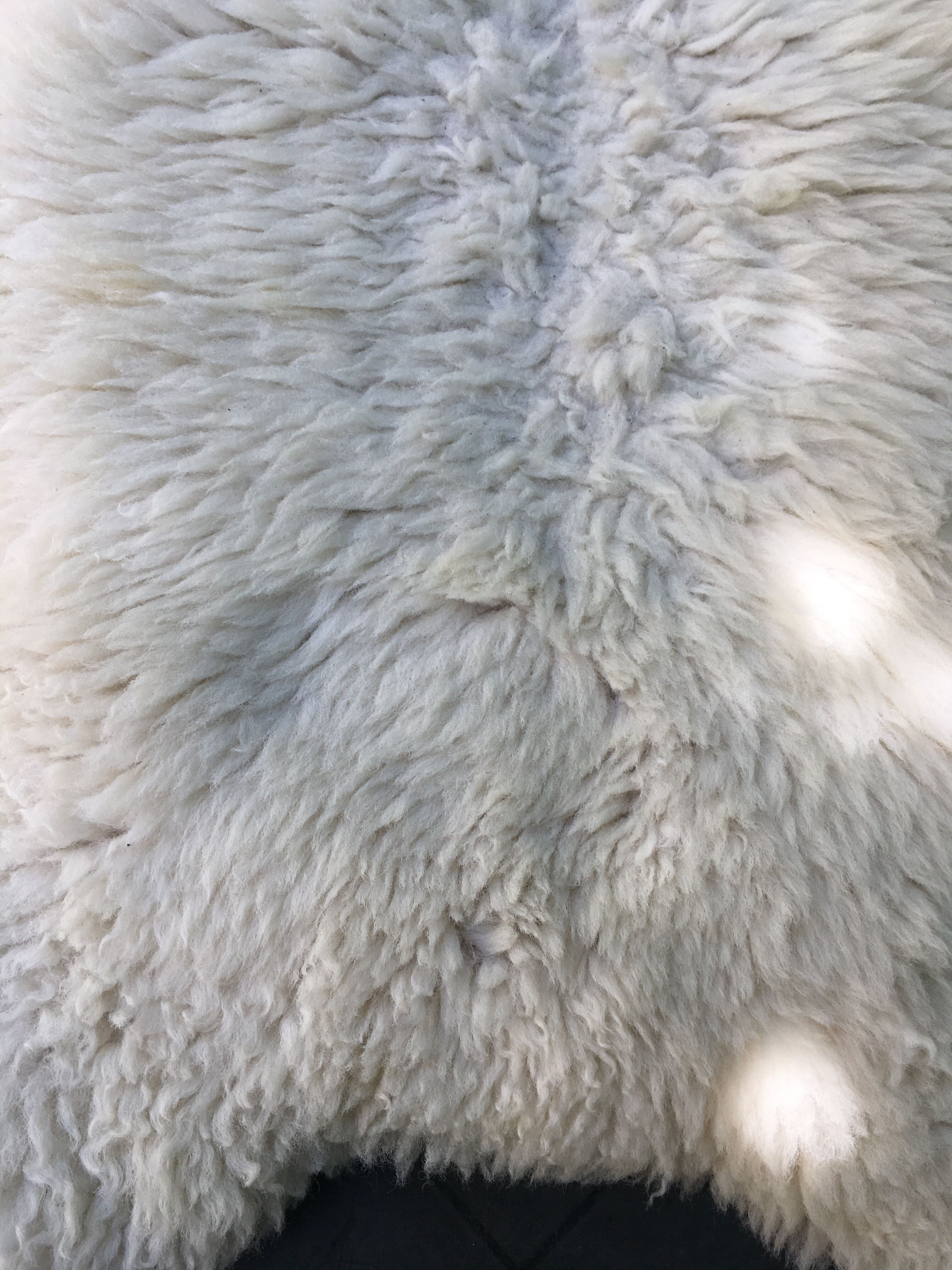 Thick and natural sheepskin 100 cm x 60 cm