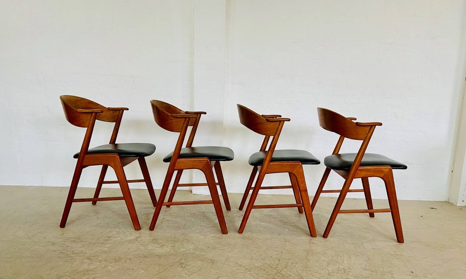 Danish vintage Kai Kristiansen model 32 chairs for Schou Andersens Møbelabrik