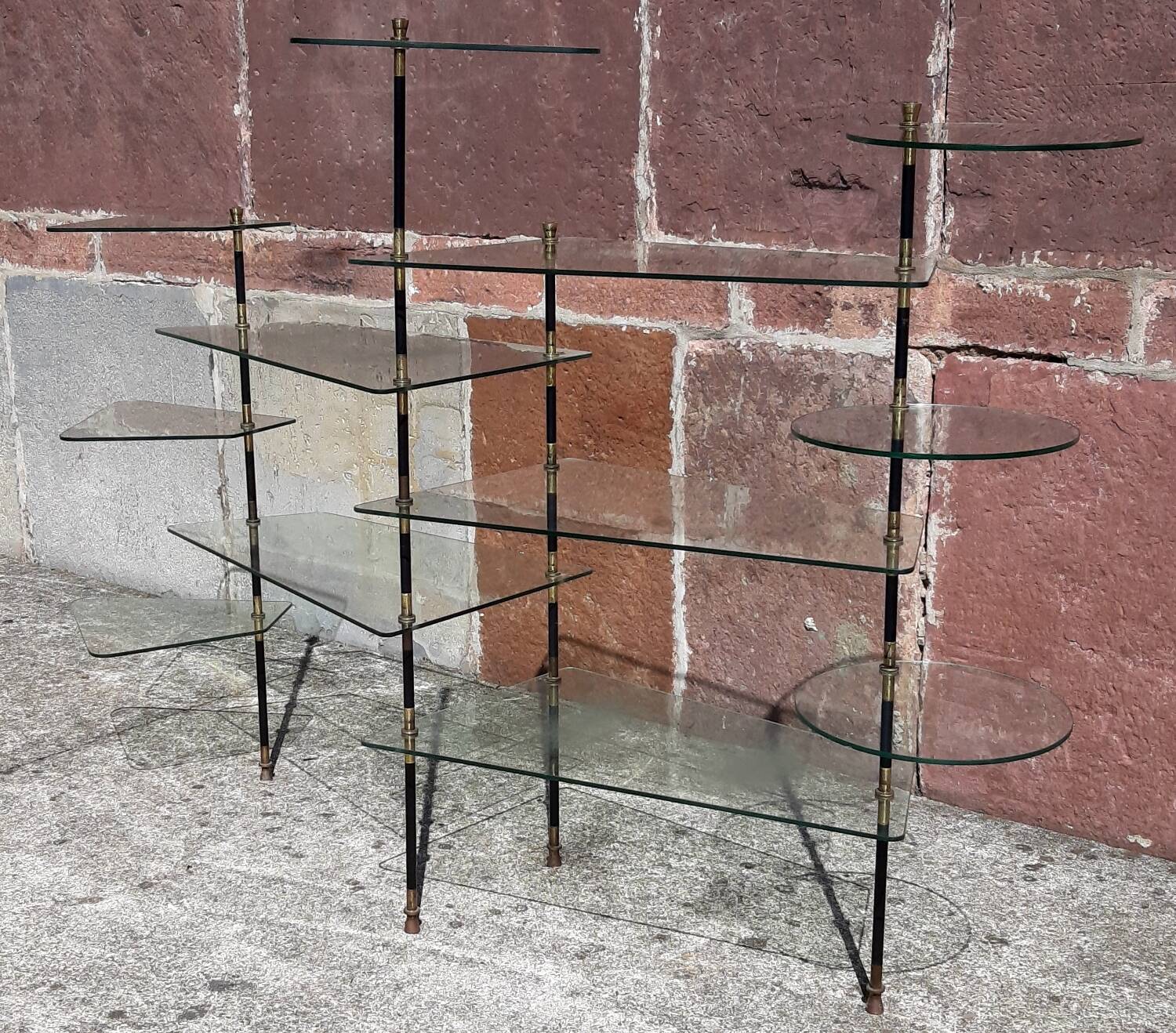 Glass display case (or counter). (1950s/60s)