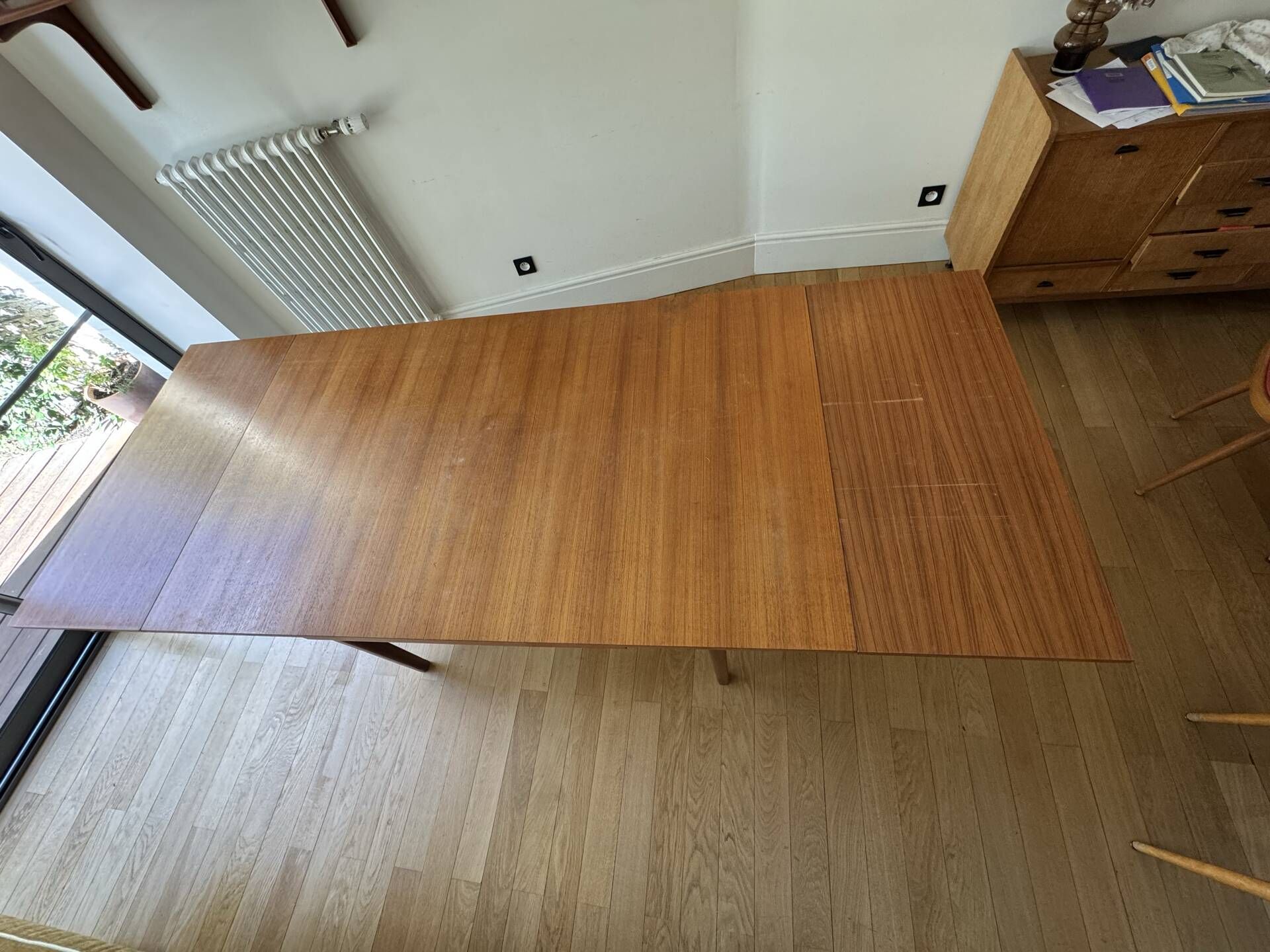 Extendable Scandinavian table