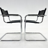 Ensemble de deux chaises cantilever, Italie