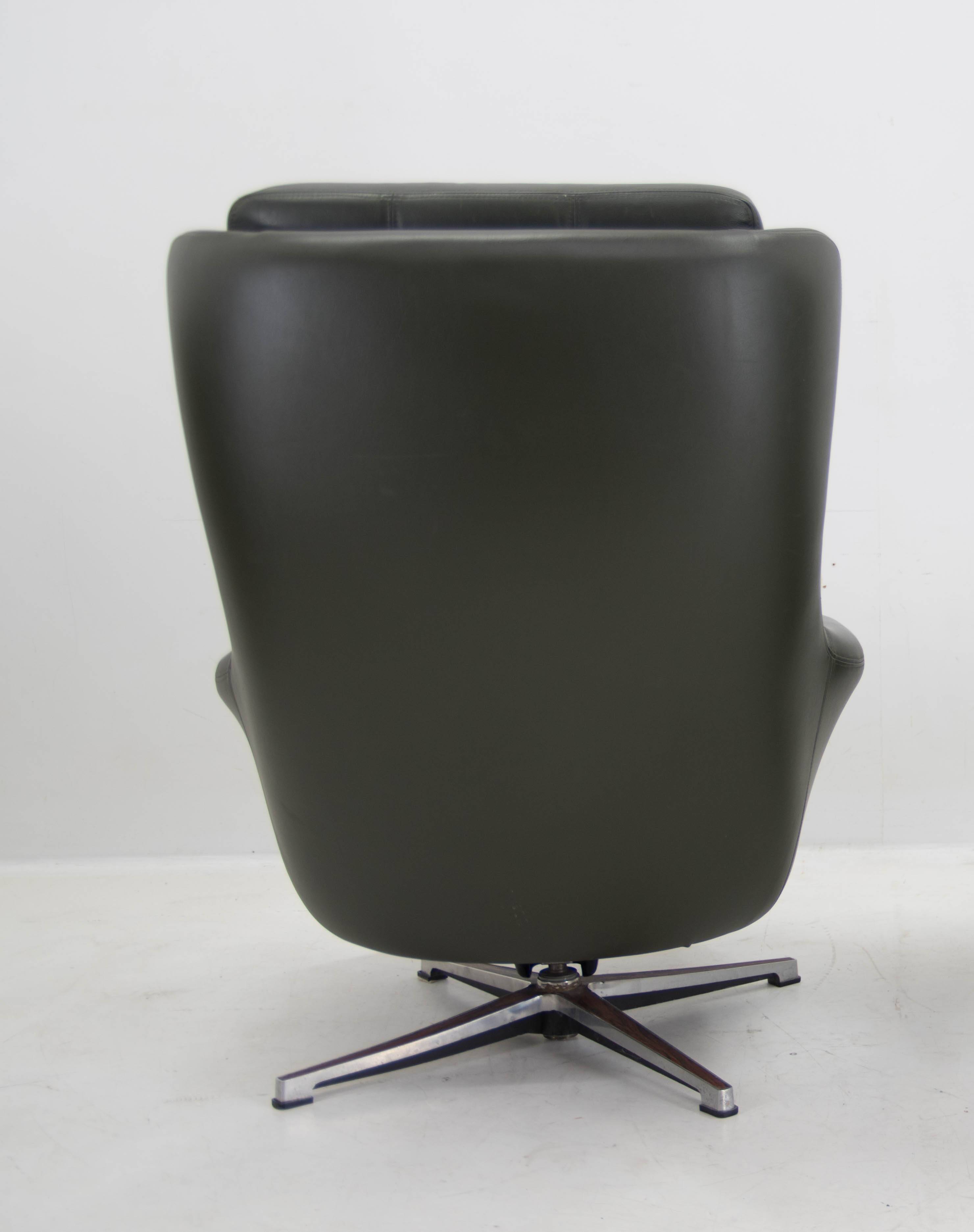 Midcentury Swivel Rocking Leather Armchair, Peem, Finland, 1970s