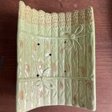 Asparagus dish and drainer in slip-cast iron