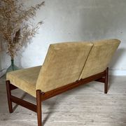 Banquette scandinave vintage velours jaune