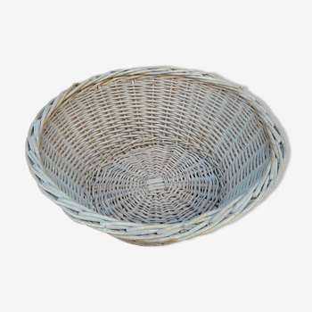 Wicker round table basket