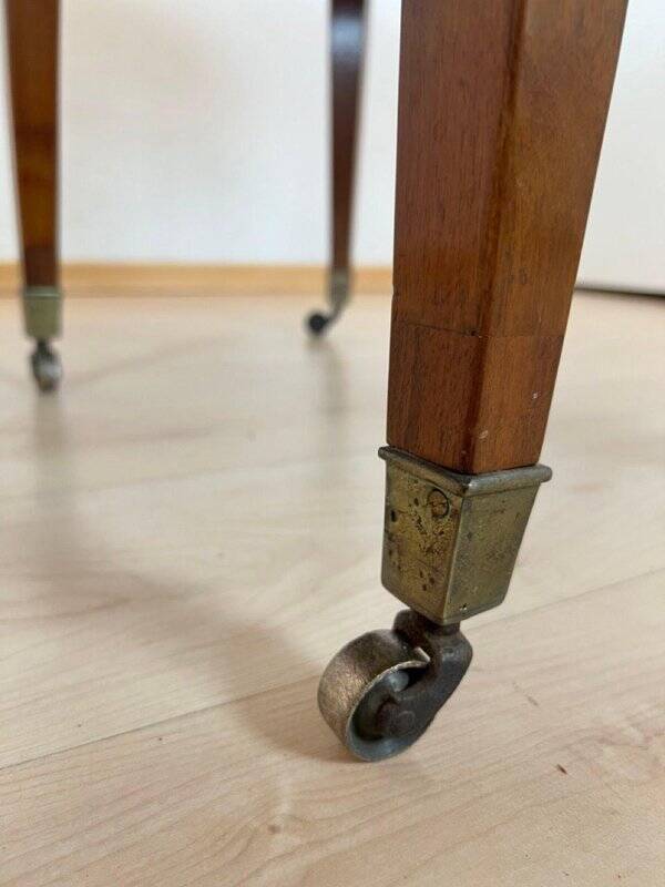 Swiss Biedermeier Extendable Dining Table in Walnut and Brass, 1820s