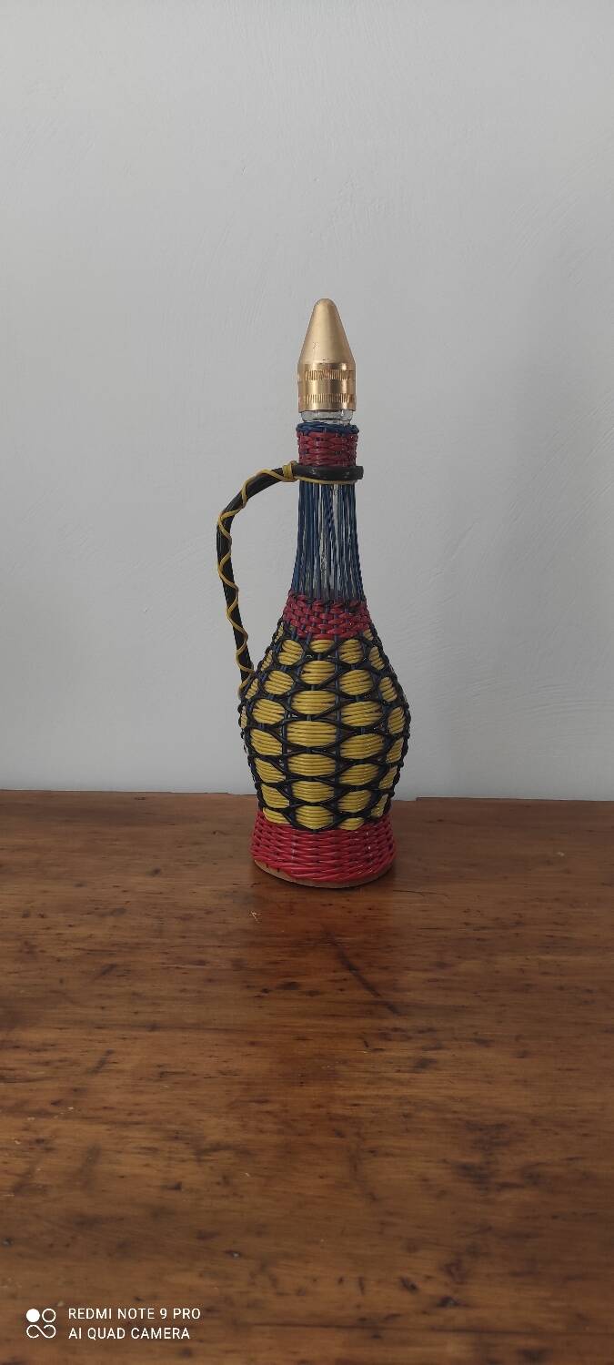Vintage scoubidou carafe