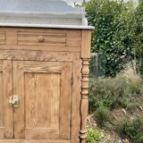 Meuble de toilette en marbre