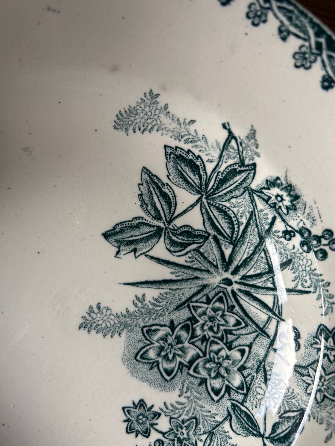 Assiettes en terre de fer Sarreguemines Margot