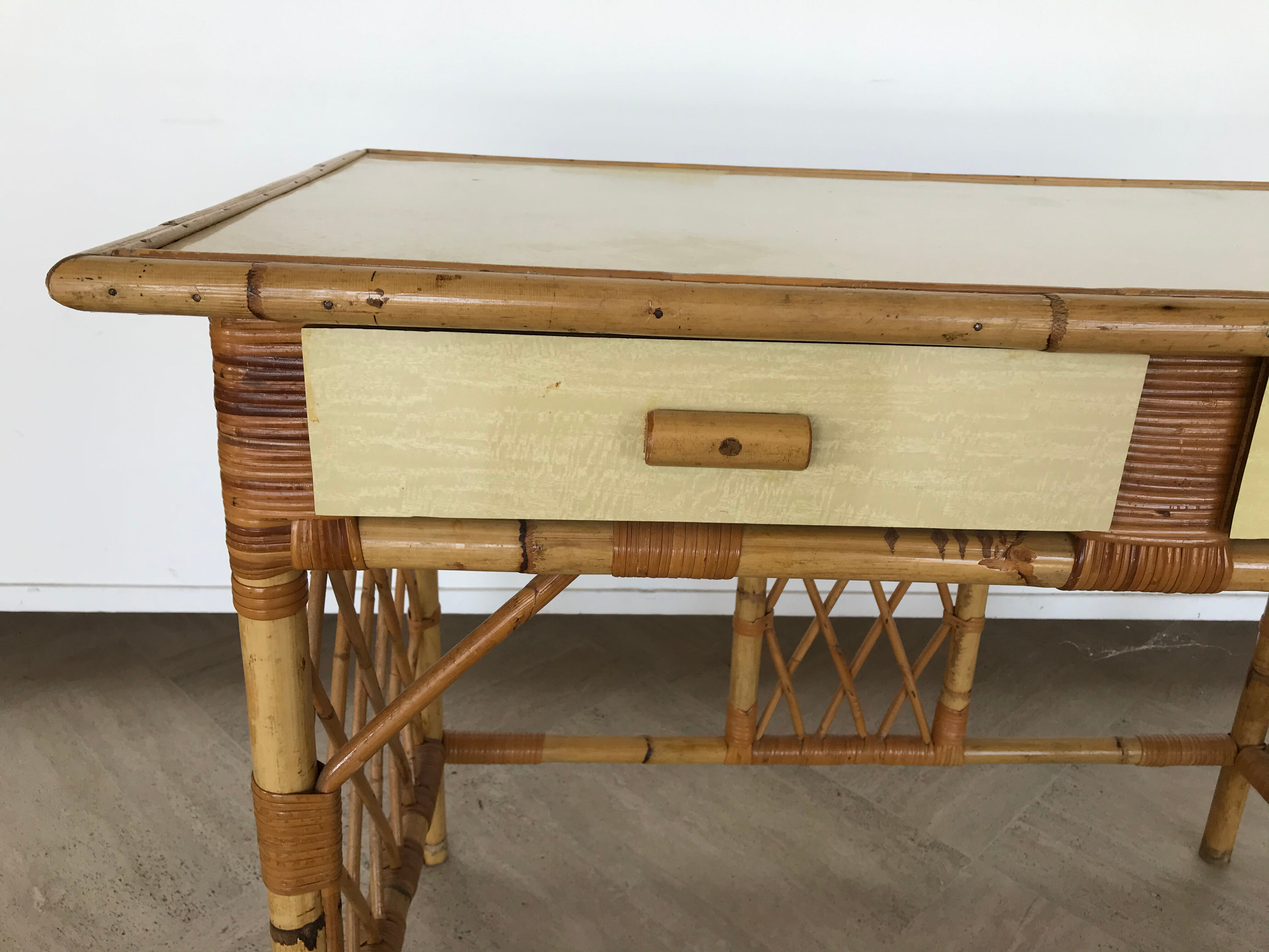 Bamboo desk, façade and formica tray