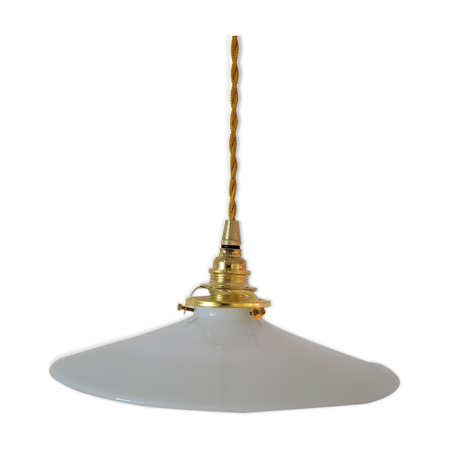 White opaline suspension