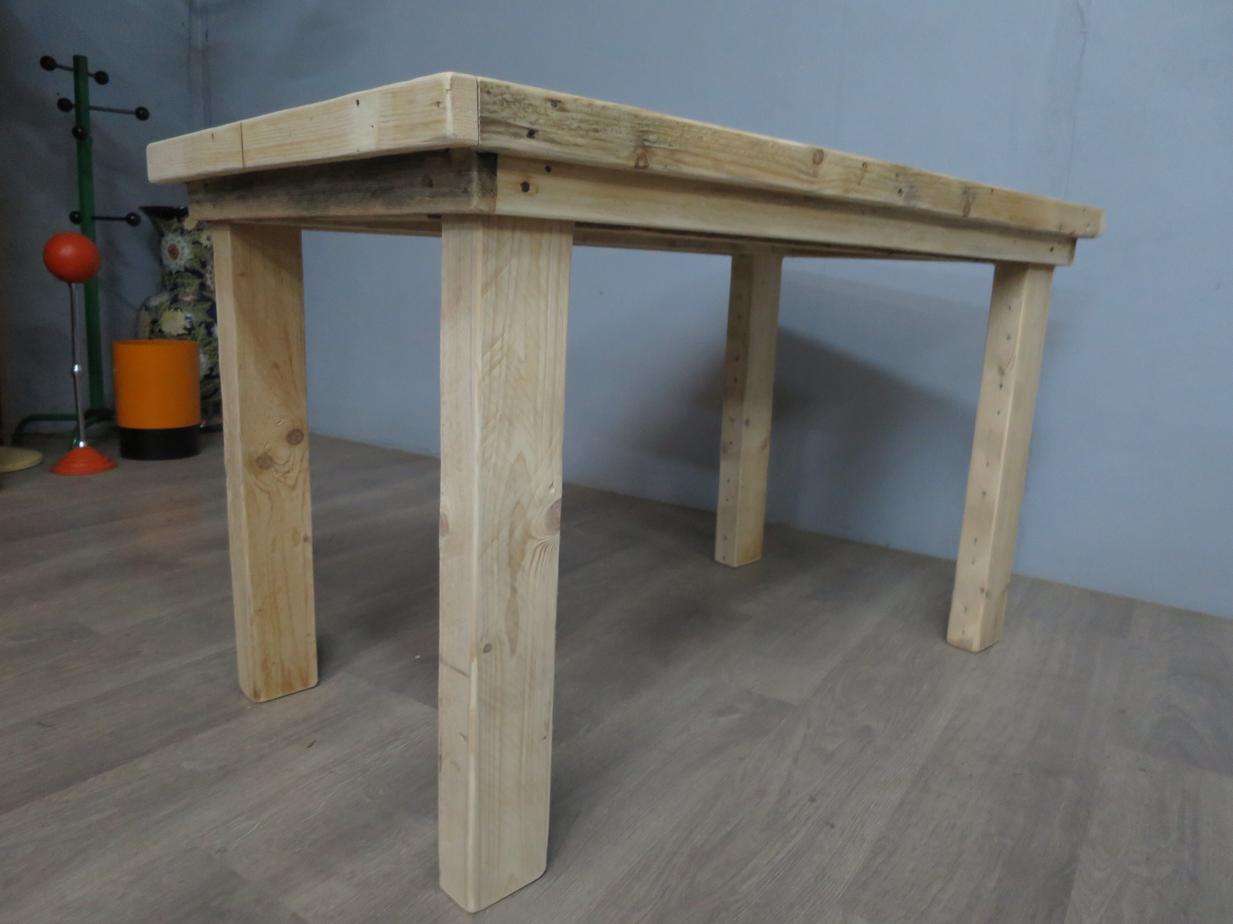 Table à manger brut en bois massif