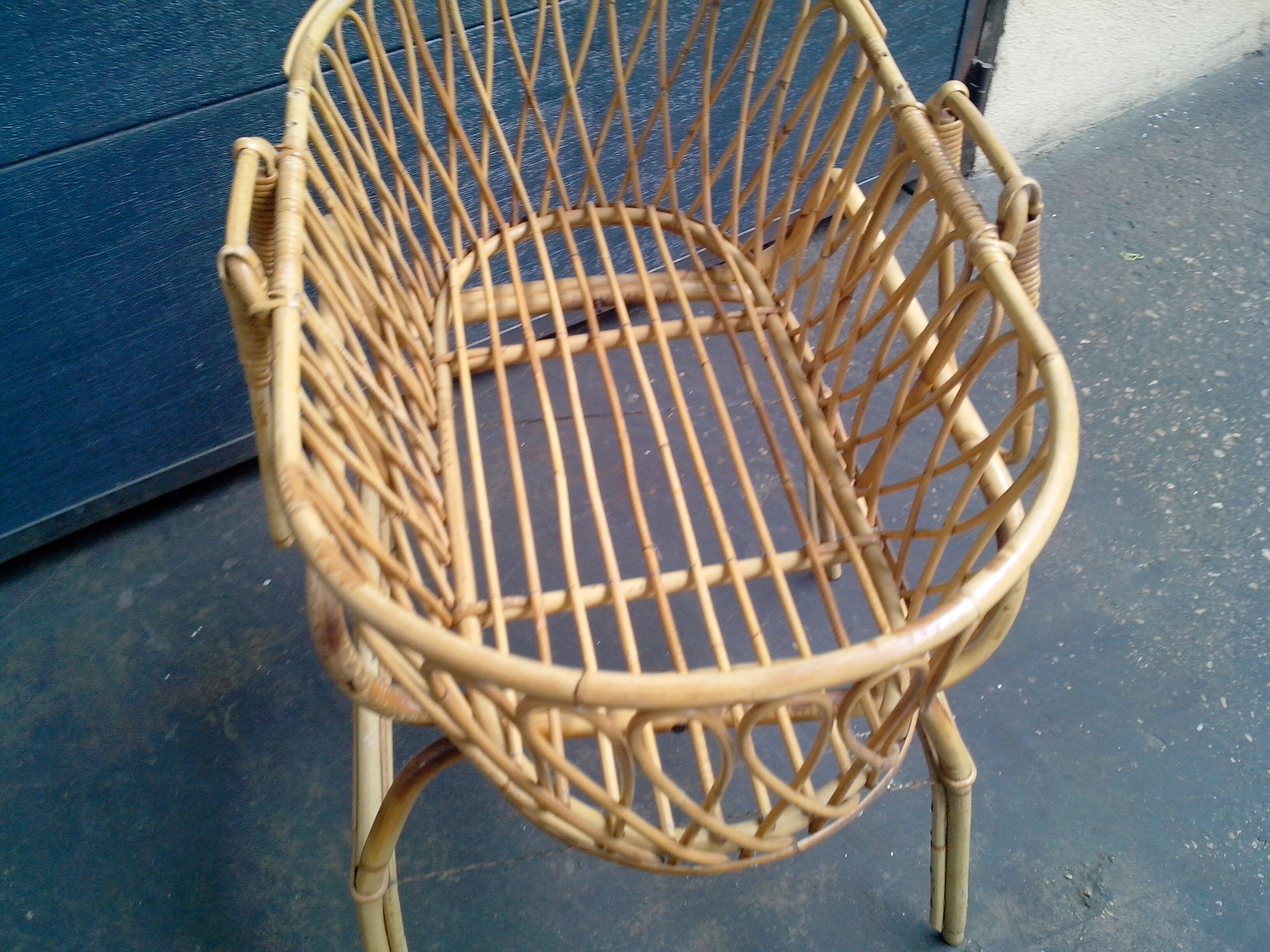 Cradle bassinet bed rattan of the 1960s