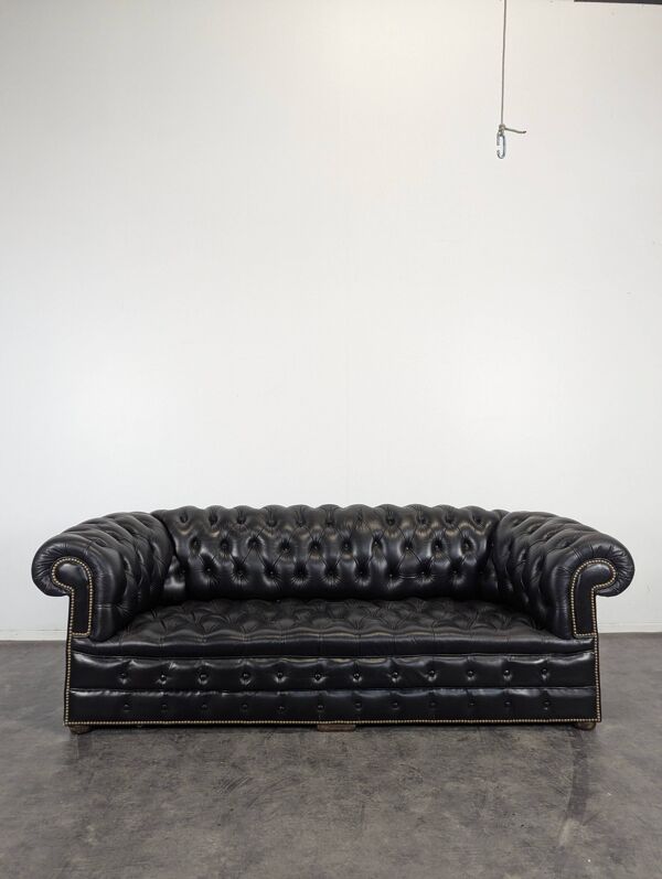 Canapé Chesterfield noir 4 places
