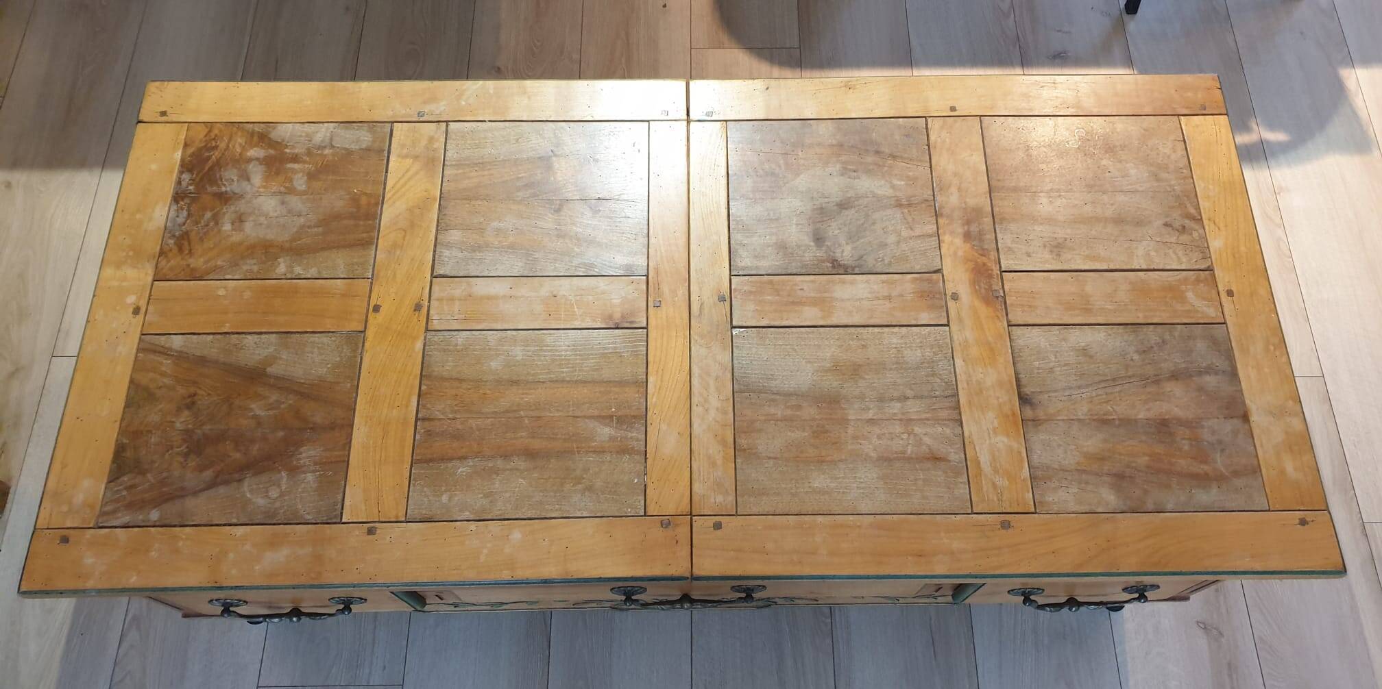 Solid wood coffee table – Rustic chic style