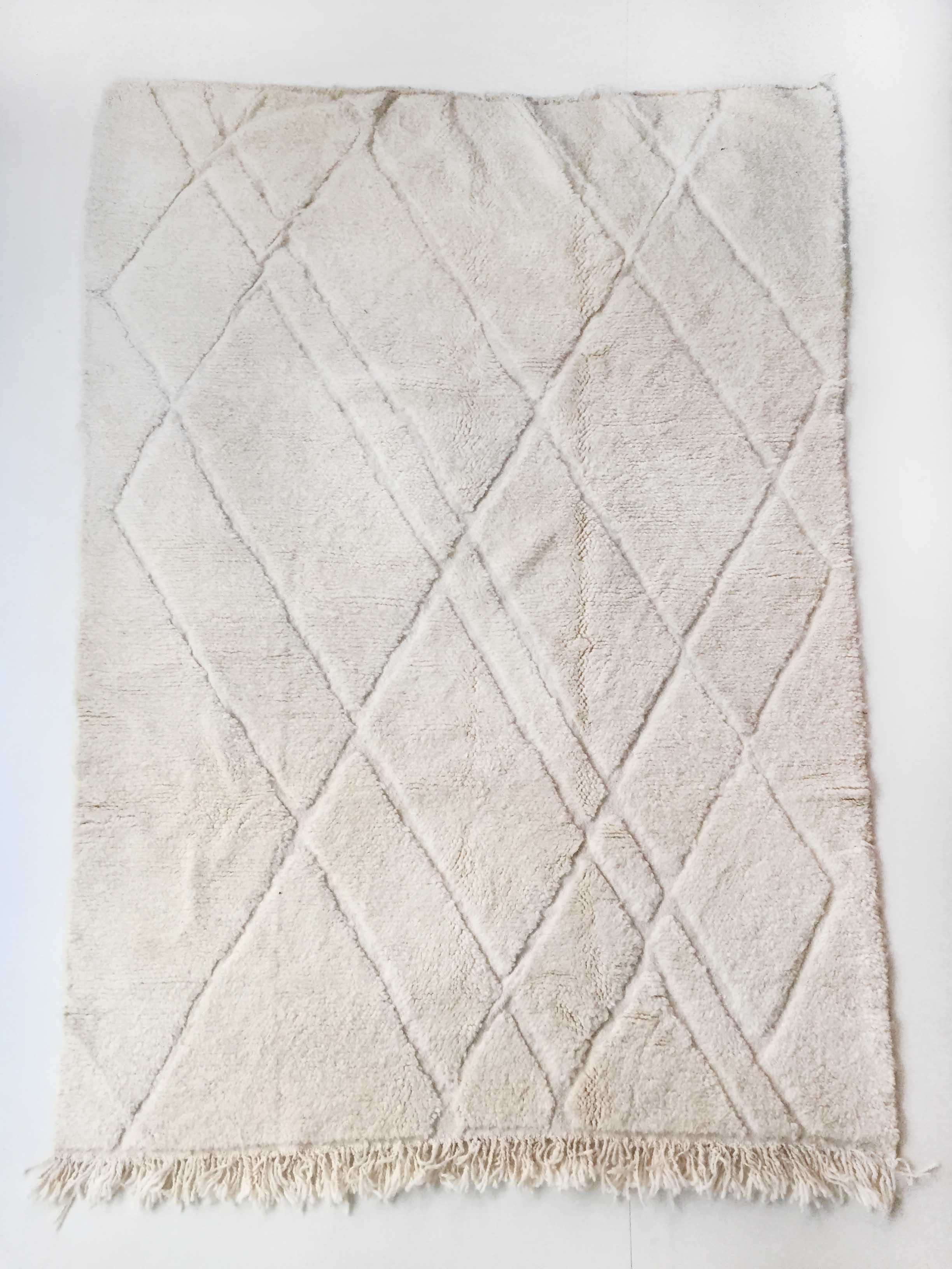 Moroccan Berber carpet blessed ouarain ecru plain with engraved diamonds 252x166cm