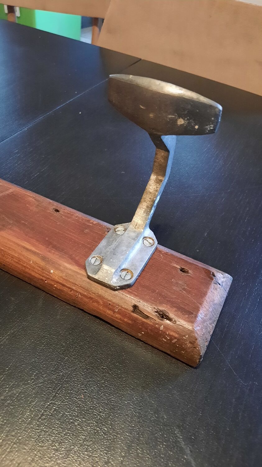 Wall-mounted coat rack 4 hooks