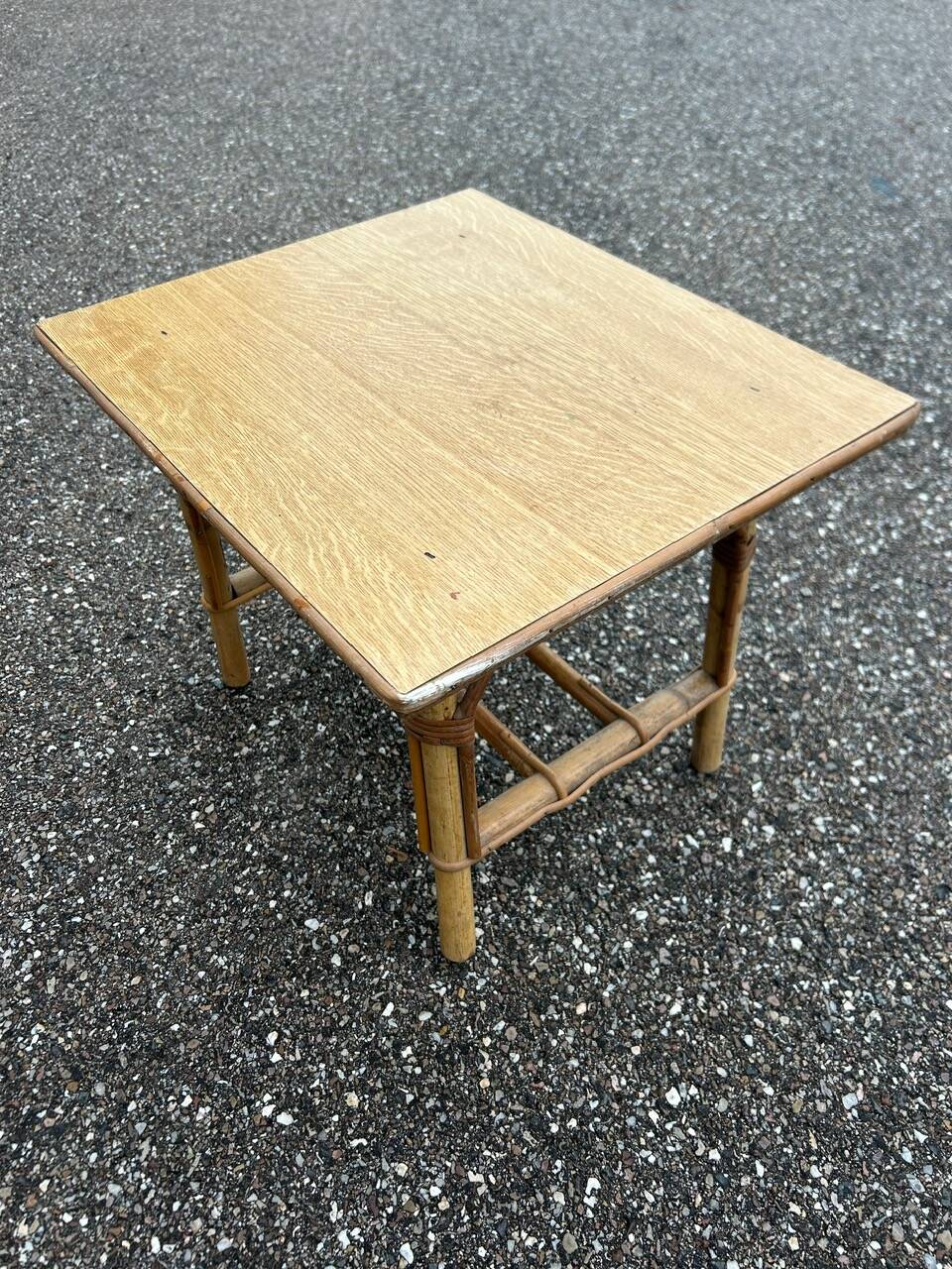 Bureau et chaise enfant en rotin