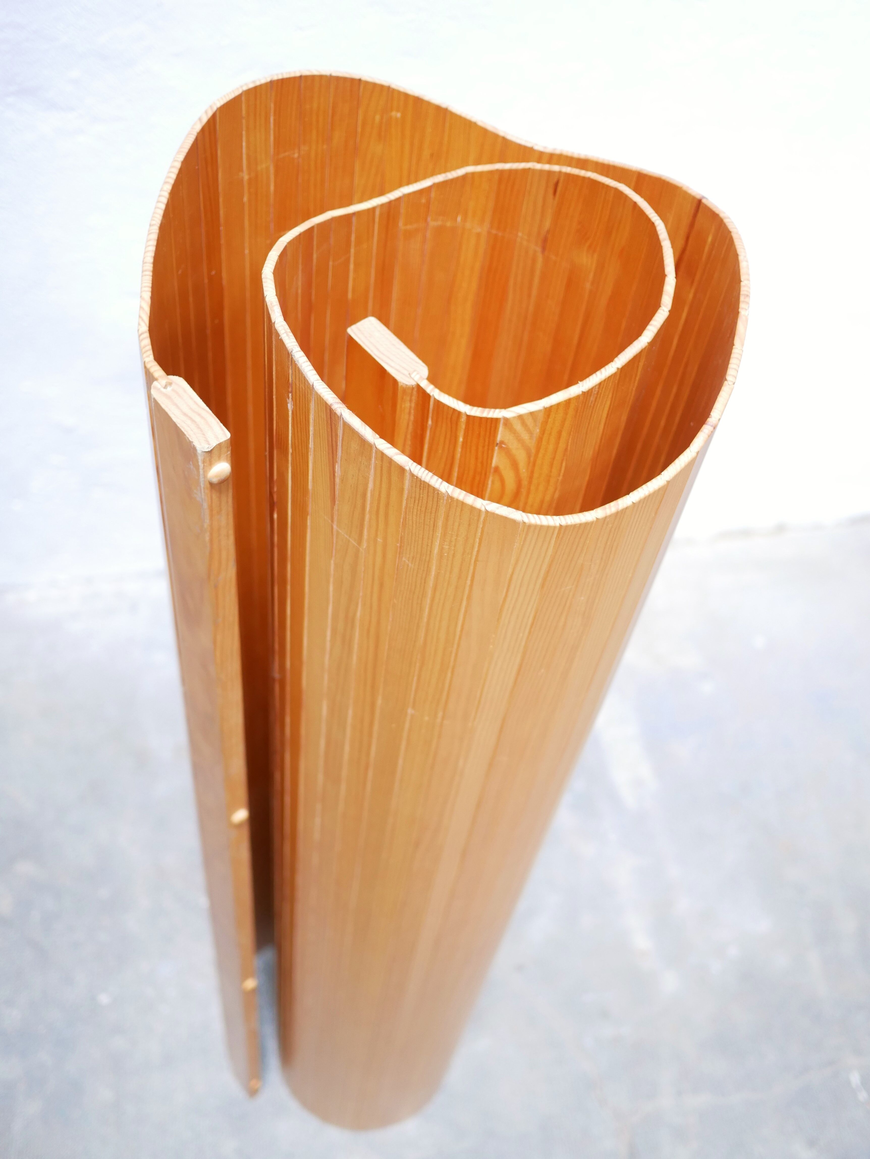 Vintage wooden screen published by Habitat