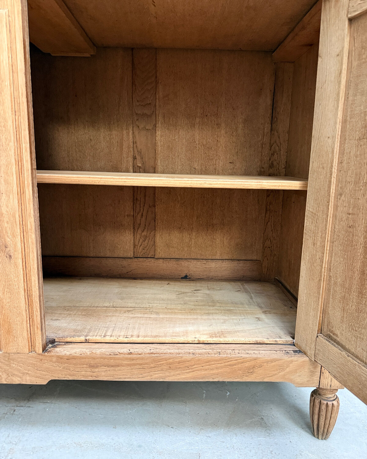 Art Deco oak sideboard (renovated)