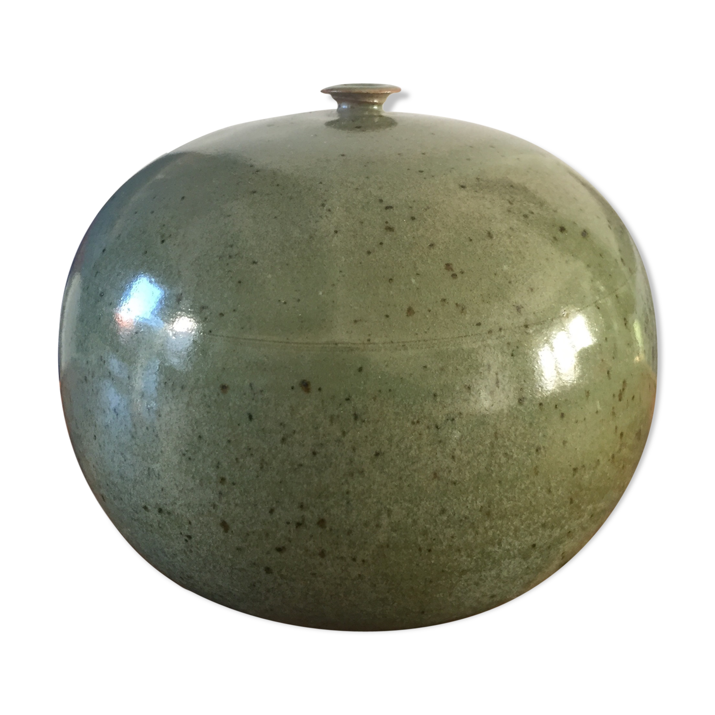 Green enamelled pot