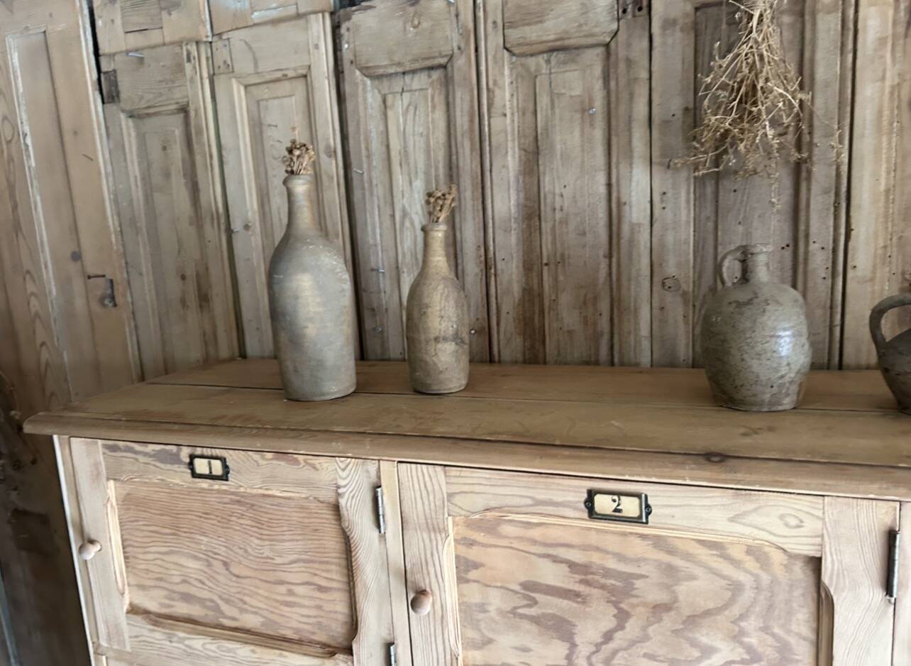 Fabulous workshop furniture with 16 lockers and doors.