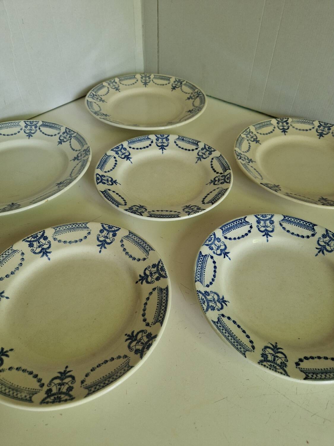 Set of 6 Moulin des Loups Colonial Model Plates