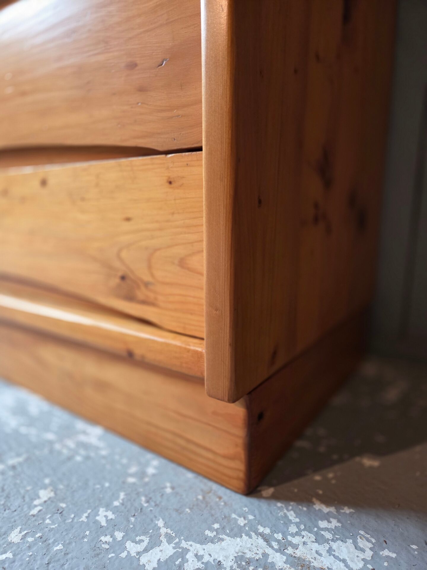 Commode en pin