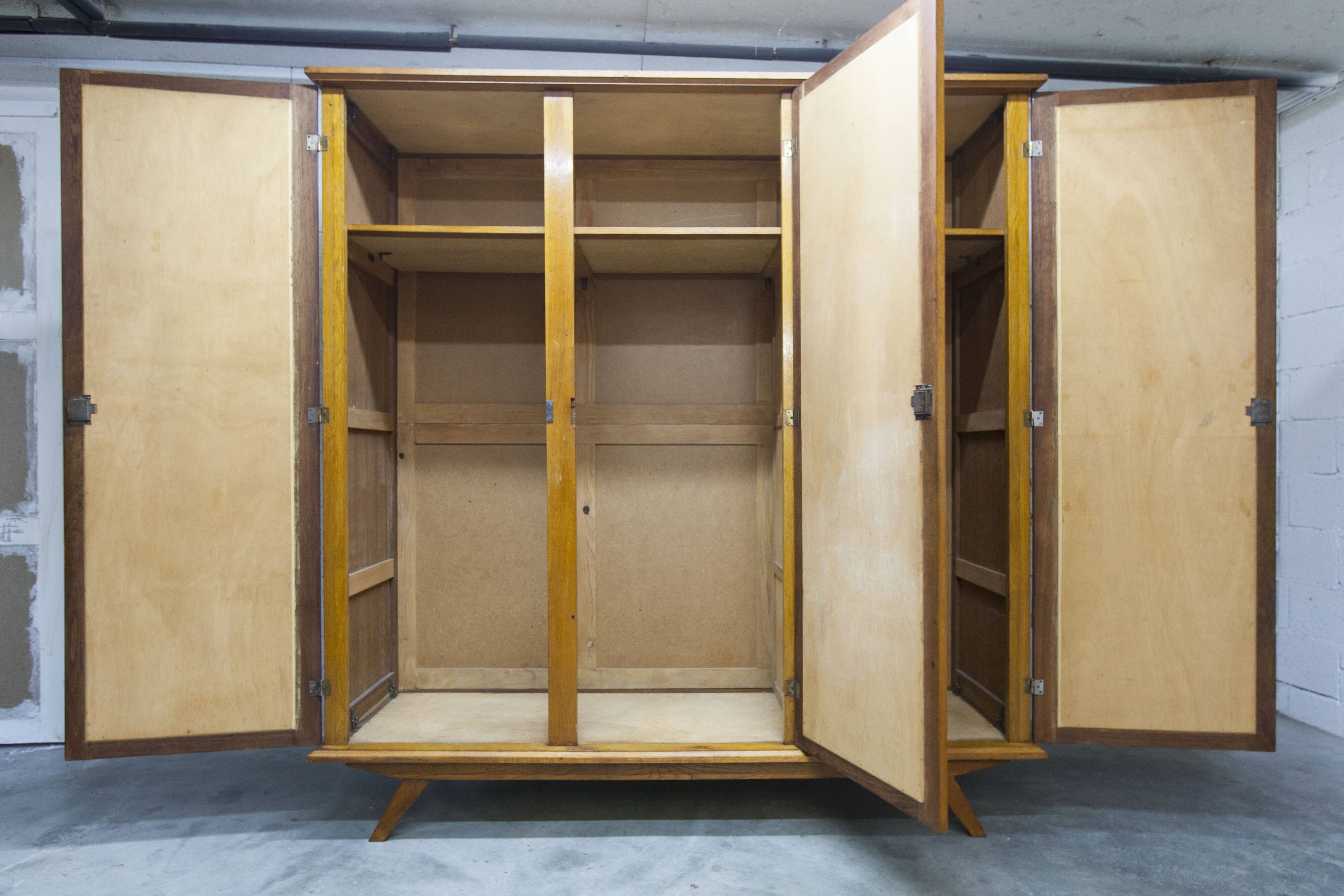 French wardrobe with tapered legs, 3 doors, 120cm hanging rail, new.